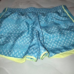 I’m selling sport shorts👍🏽